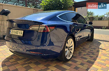 Седан Tesla Model 3 2020 в 