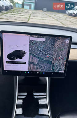 Седан Tesla Model 3 2018 в 