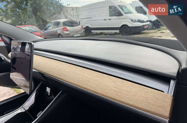 Седан Tesla Model 3 2018 в 