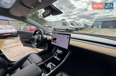 Седан Tesla Model 3 2018 в 
