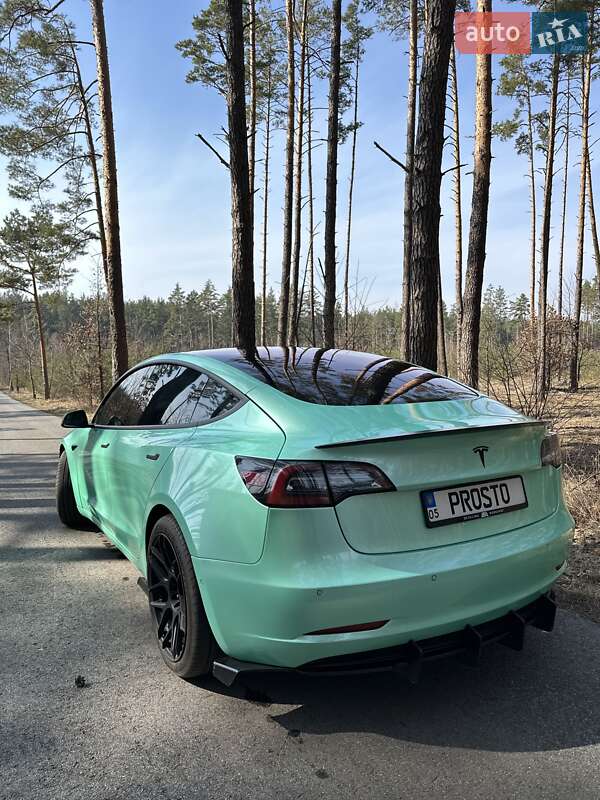 Седан Tesla Model 3 2018 в Вышгороде