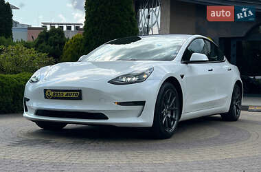 Седан Tesla Model 3 2023 в 