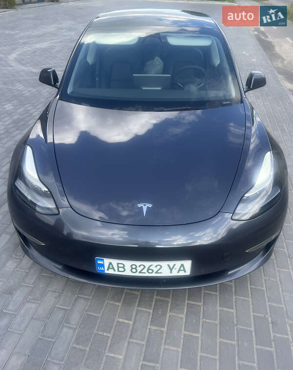 Седан Tesla Model 3 2021 в 