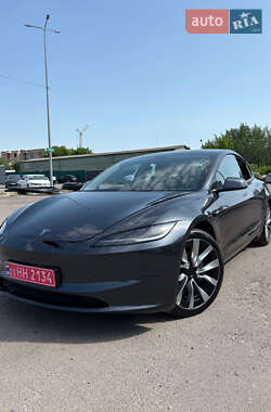 Седан Tesla Model 3 2024 в Ровно