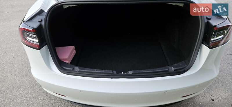 Седан Tesla Model 3 2018 в Киеве