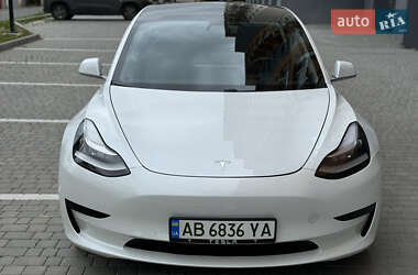 Седан Tesla Model 3 2020 в 