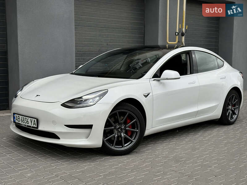 Седан Tesla Model 3 2020 в Виннице