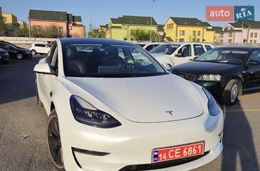 Седан Tesla Model 3 2021 в 