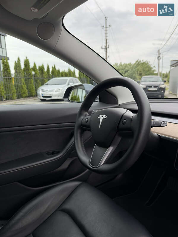 Седан Tesla Model 3 2021 в Луцке фото 4 Седан Tesla Model 3 2021 в Луцке