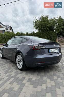 Седан Tesla Model 3 2021 в 
