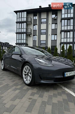 Седан Tesla Model 3 2021 в 