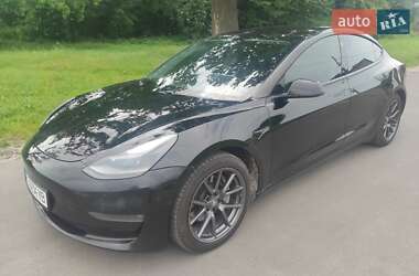 Седан Tesla Model 3 2021 в 