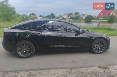 Седан Tesla Model 3 2021 в 