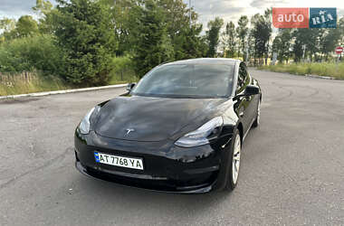 Седан Tesla Model 3 2022 в 
