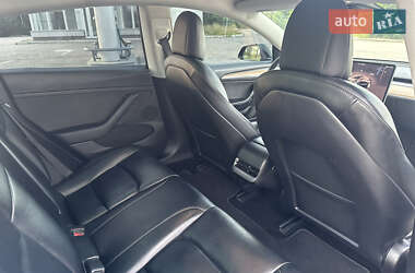 Седан Tesla Model 3 2022 в 