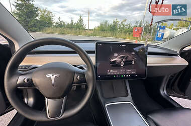 Седан Tesla Model 3 2022 в 