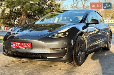 Седан Tesla Model 3 2022 в 