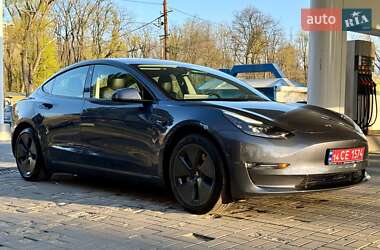 Седан Tesla Model 3 2022 в 