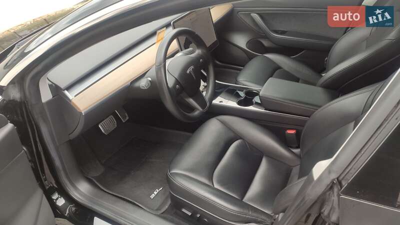 Седан Tesla Model 3 2019 в Вінниці