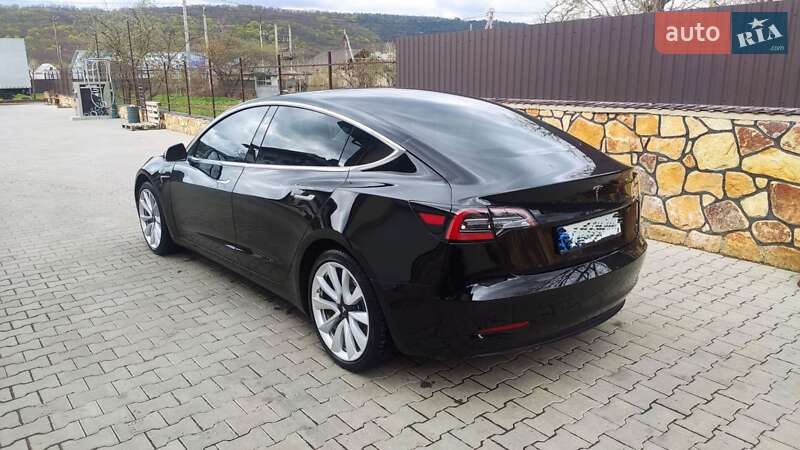 Седан Tesla Model 3 2019 в Вінниці