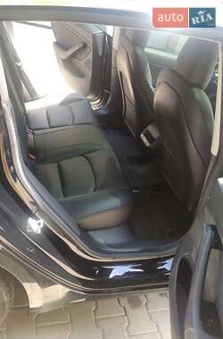 Седан Tesla Model 3 2019 в 