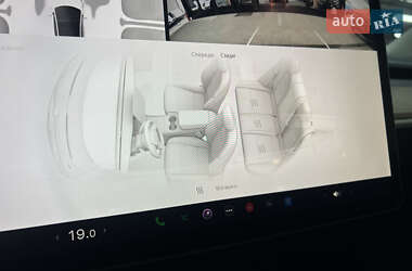 Седан Tesla Model 3 2023 в 