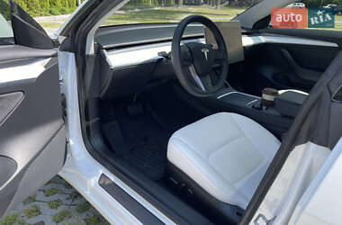 Седан Tesla Model 3 2021 в 