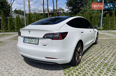 Седан Tesla Model 3 2021 в 