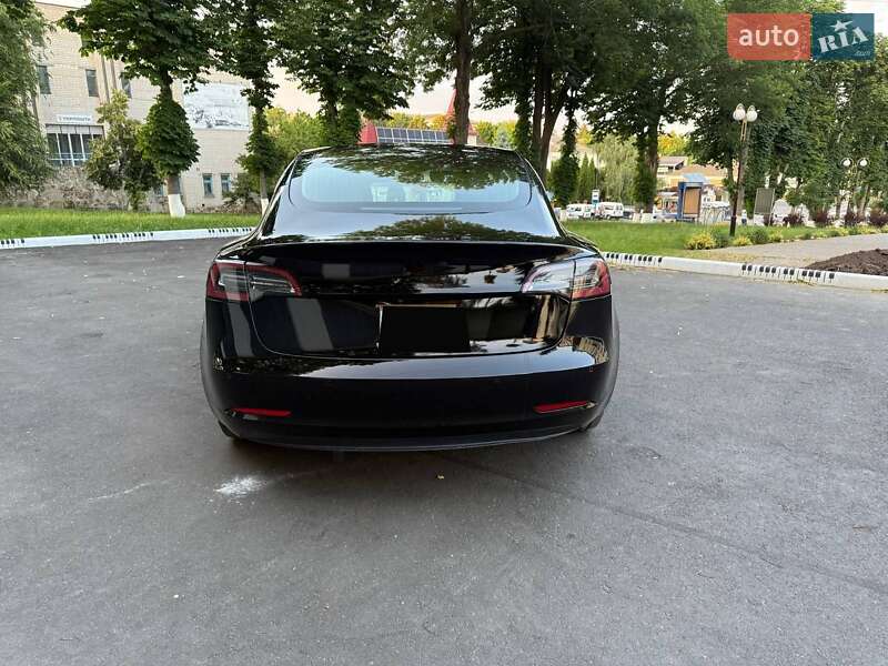 Седан Tesla Model 3 2018 в Виннице