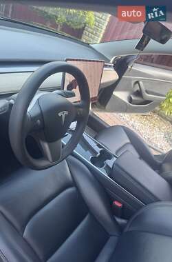 Седан Tesla Model 3 2021 в 