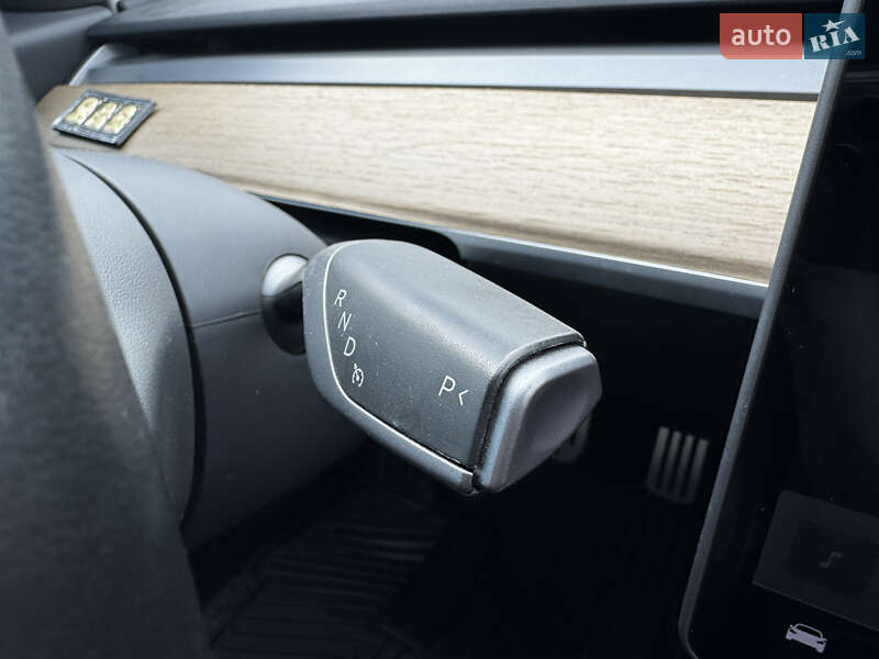 Седан Tesla Model 3 2019 в Кропивницькому