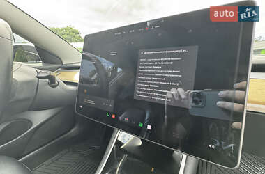 Седан Tesla Model 3 2019 в 