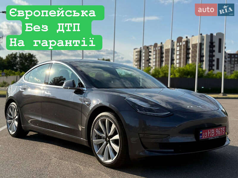 Седан Tesla Model 3 2019 в 