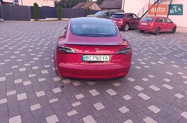 Седан Tesla Model 3 2021 в 