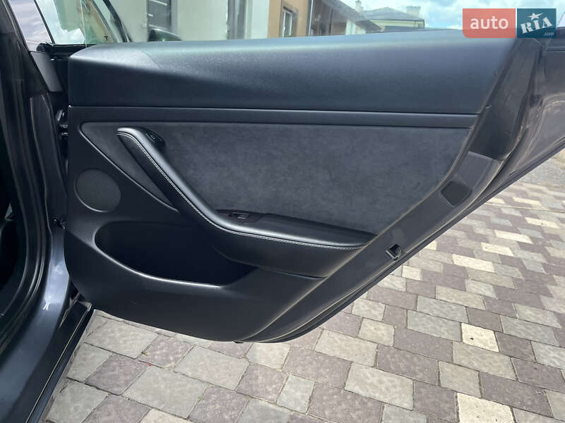 Седан Tesla Model 3 2021 в Львове фото 12 Седан Tesla Model 3 2021 в Львове