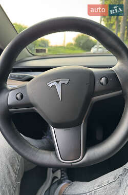 Седан Tesla Model 3 2022 в 