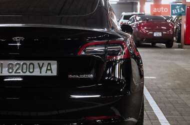 Седан Tesla Model 3 2023 в 