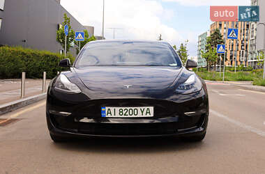 Седан Tesla Model 3 2023 в 