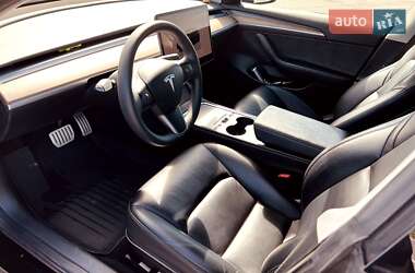 Седан Tesla Model 3 2023 в 