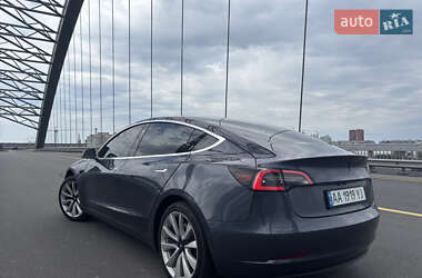 Седан Tesla Model 3 2019 в 