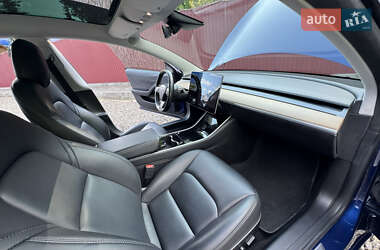 Седан Tesla Model 3 2019 в 