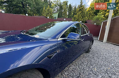 Седан Tesla Model 3 2019 в 