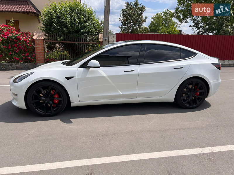 Седан Tesla Model 3 2021 в Полтаві