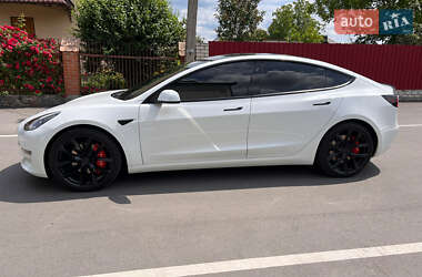 Седан Tesla Model 3 2021 в 