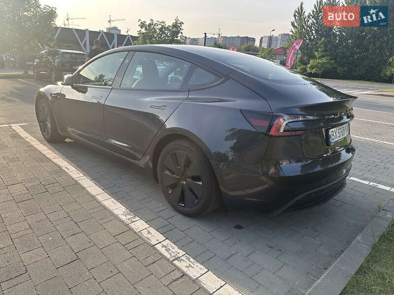 Седан Tesla Model 3 2024 в Хмельницком