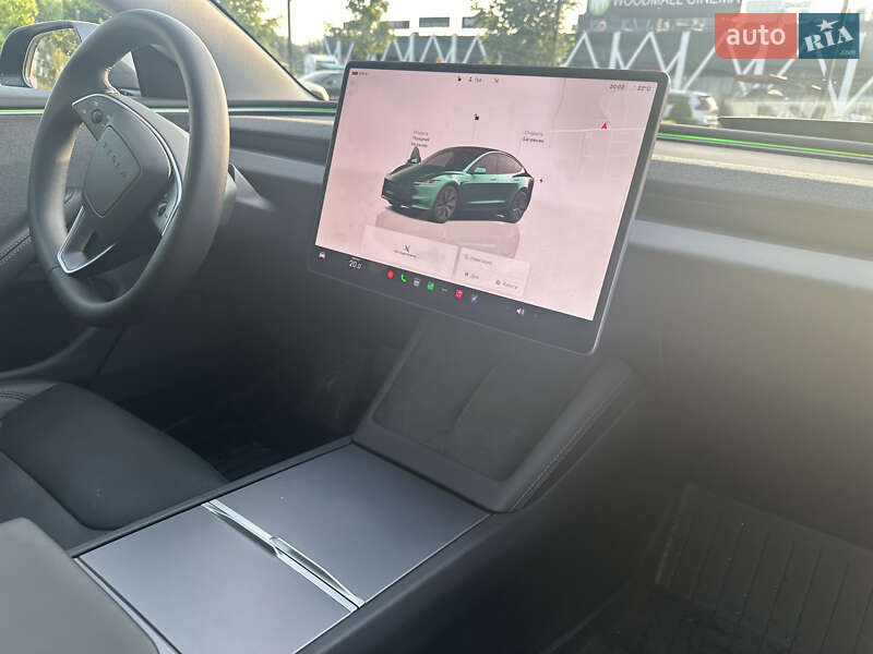 Седан Tesla Model 3 2024 в Хмельницком