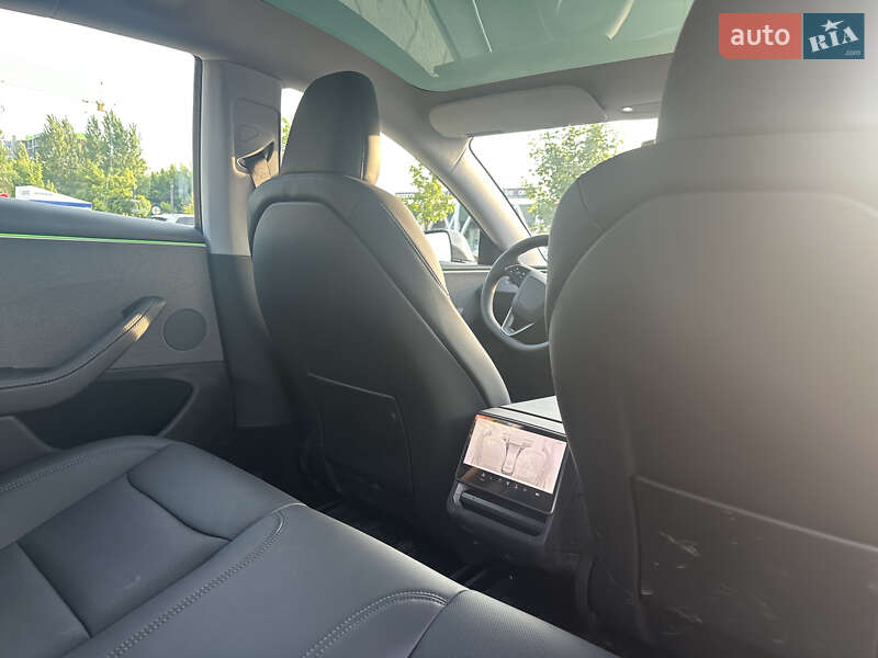 Седан Tesla Model 3 2024 в Хмельницком