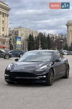 Седан Tesla Model 3 2021 в 