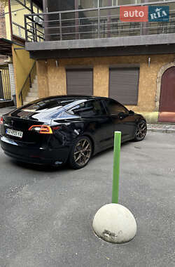 Седан Tesla Model 3 2021 в 