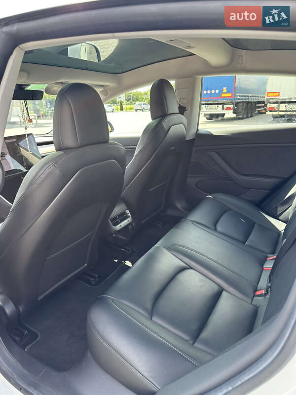 Седан Tesla Model 3 2019 в Львове фото 19 Седан Tesla Model 3 2019 в Львове